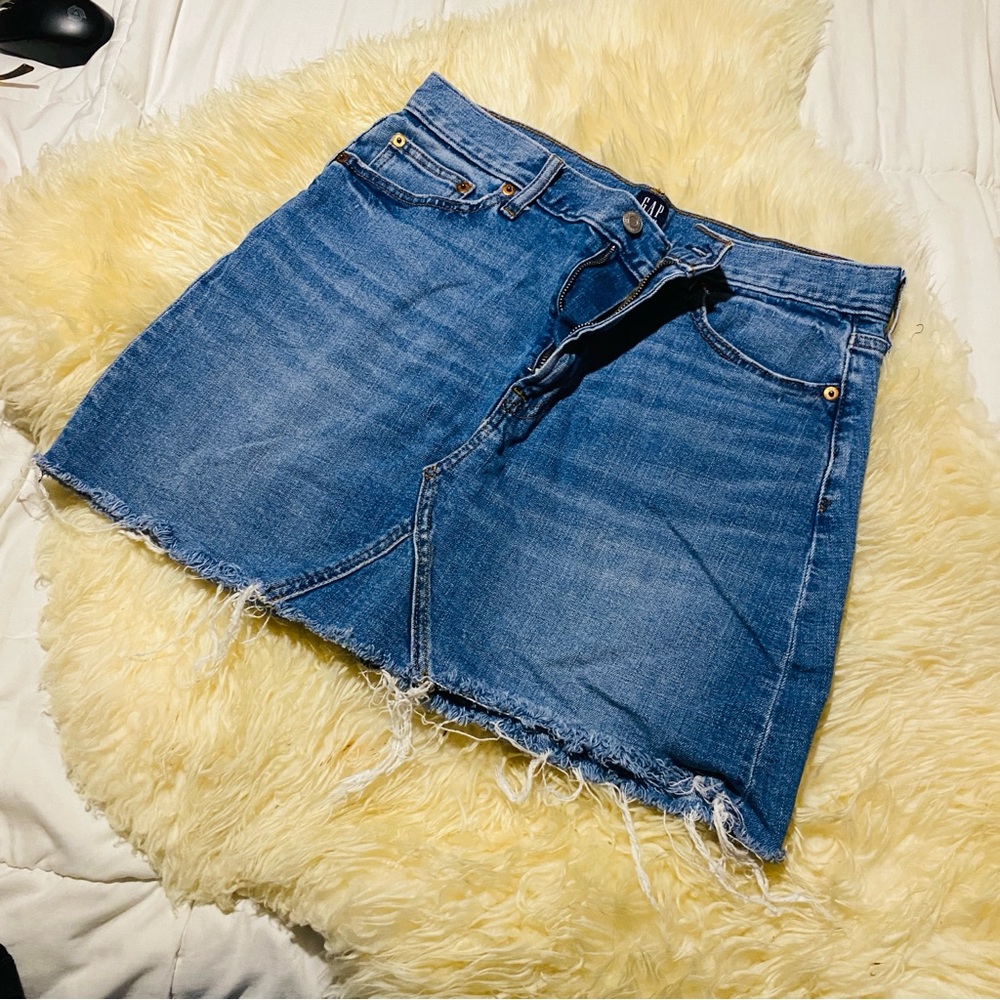 GAP A-Line Denim Skirt in Classic Blue frayed 30 jean mini - Picture 2 of 5